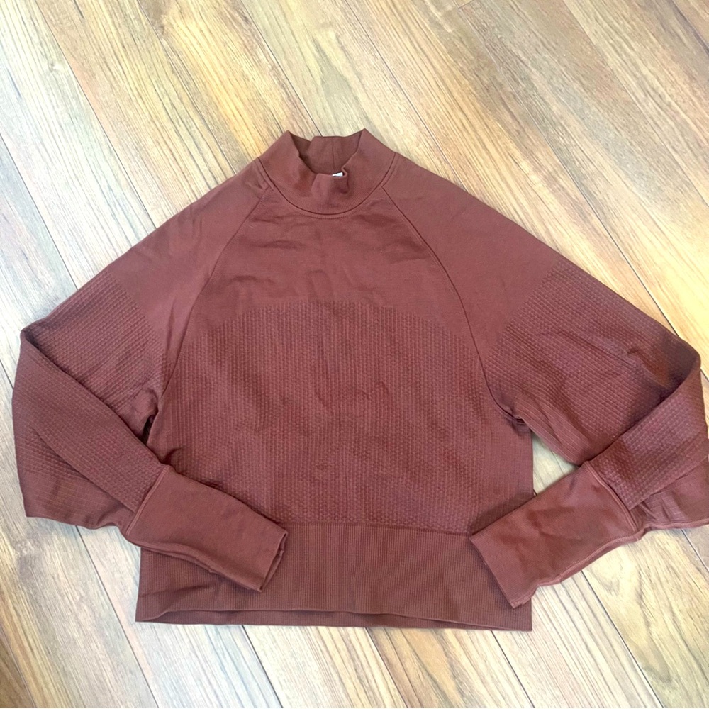 Lululemon mock neck sweatshirt